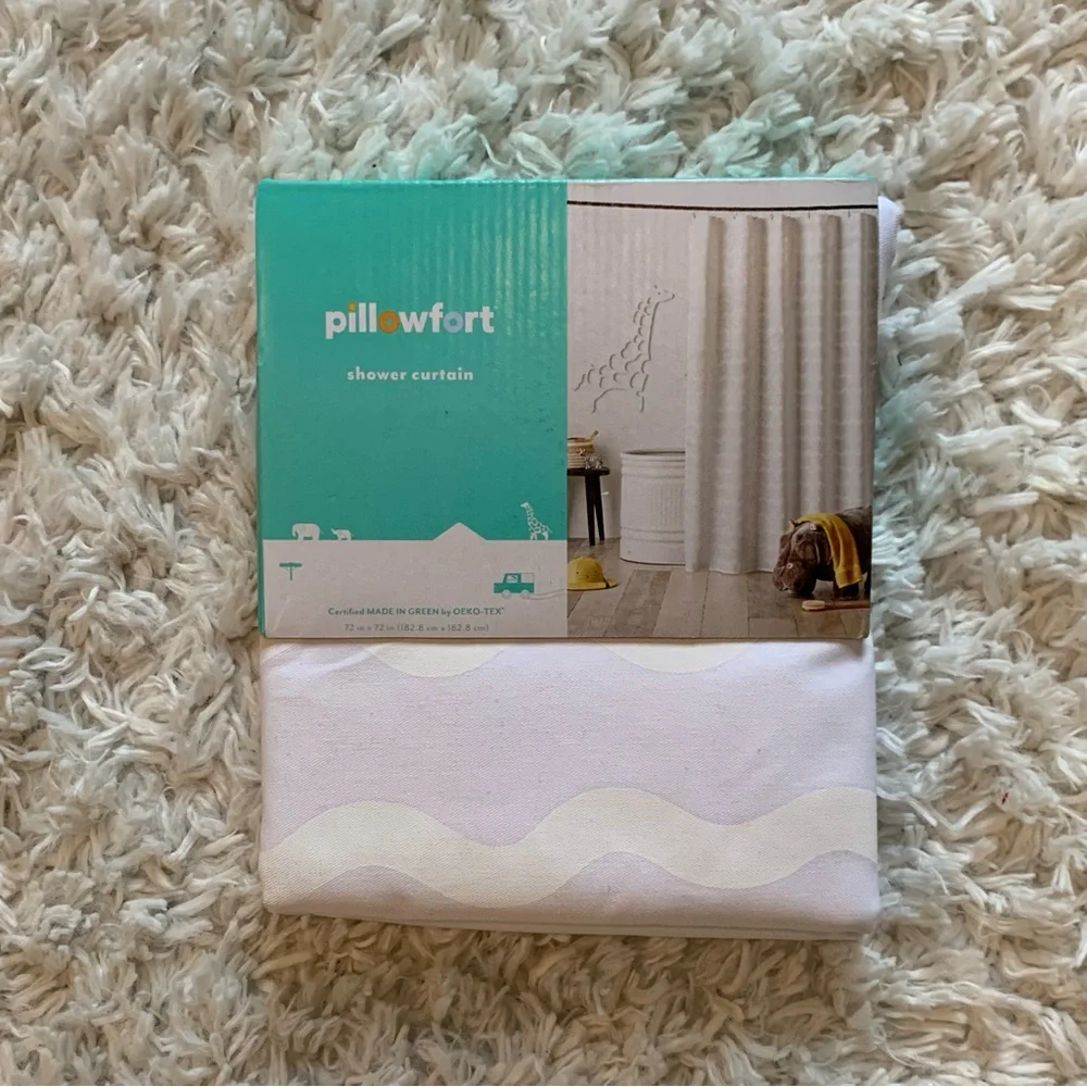 Pillowfort Waves Shower Curtain (NWT)